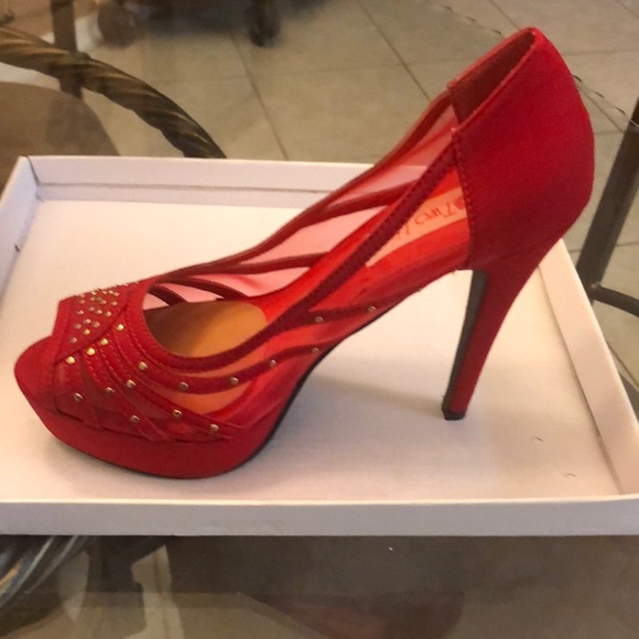 Red shoes - Picture 5 of 6